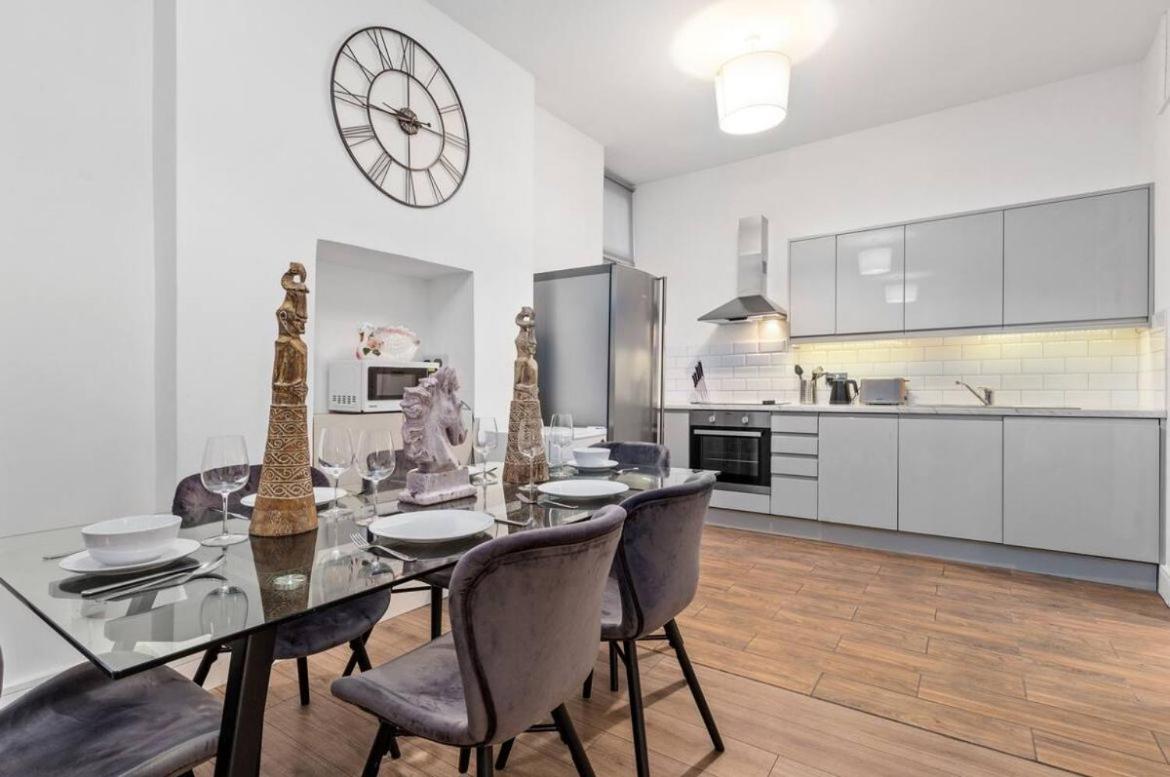 Majestic 2-Bedroom Flat In Knightsbridge-Hyde Park Kb70 런던 외부 사진