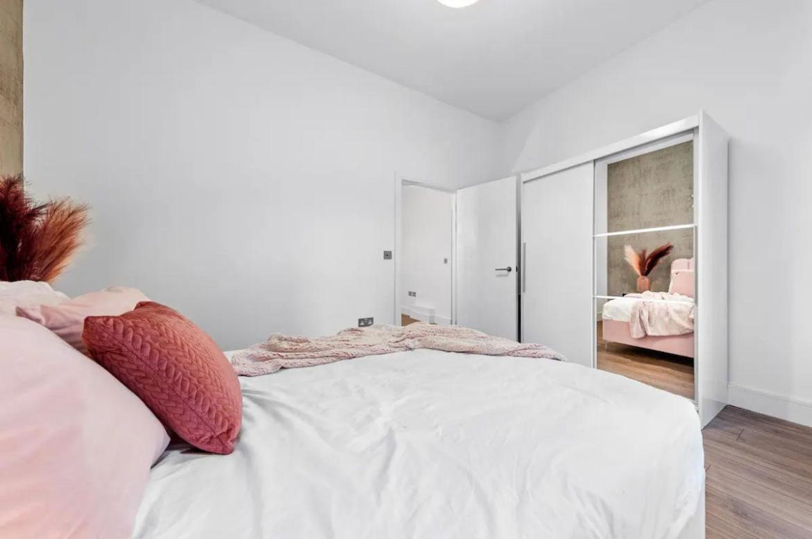 Majestic 2-Bedroom Flat In Knightsbridge-Hyde Park Kb70 런던 외부 사진